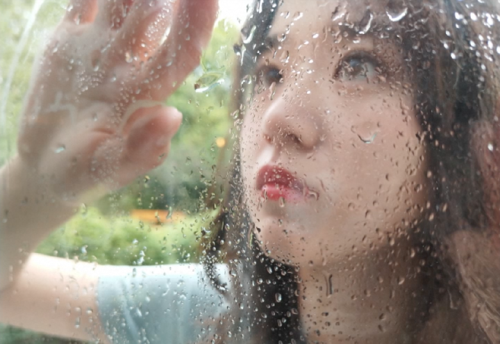 摄影师云东示范如何用美图T9手机帮女朋友拍出好看的小清新照片